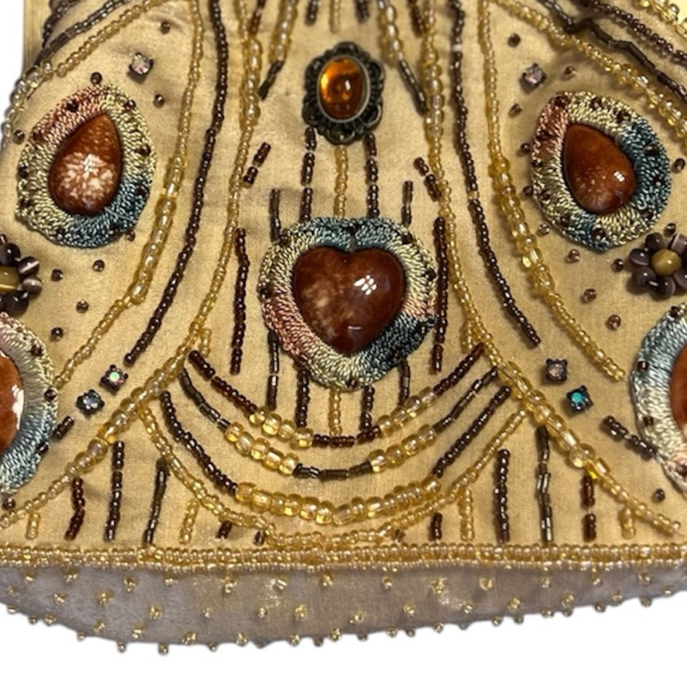 Stephanie Vintage Beaded Heart-Shaped Embellished Clutch - Picture 10 of 10